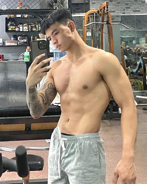 pinoy hunk twitter
